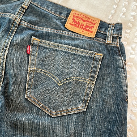 Levi's Mens 559 Relaxed Straight Fit Jeans 34x32 like new - Picture 2 of 7